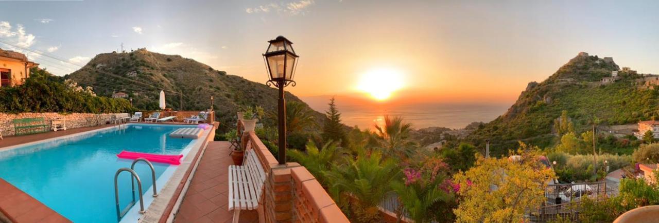 Casa Dei Sogni Taormina Bed & Breakfast Екстериор снимка