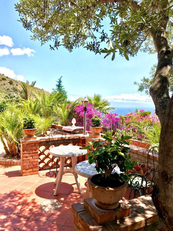 Casa Dei Sogni Taormina Bed & Breakfast Екстериор снимка