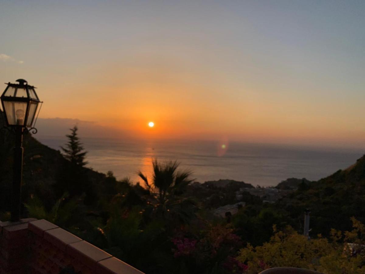 Casa Dei Sogni Taormina Bed & Breakfast Екстериор снимка