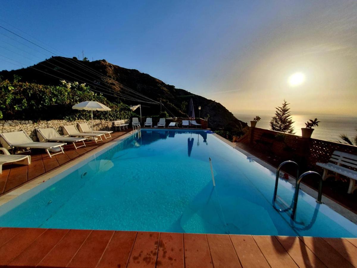 Casa Dei Sogni Taormina Bed & Breakfast Екстериор снимка